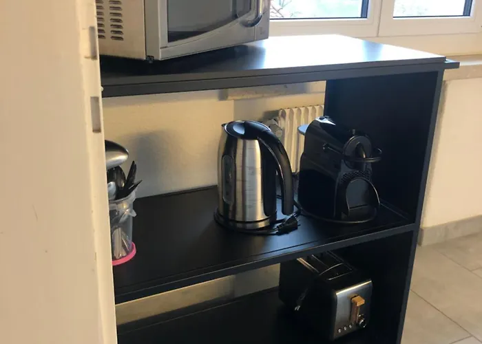 Cozy, Sunny, City Center 1 Bedroom Flat