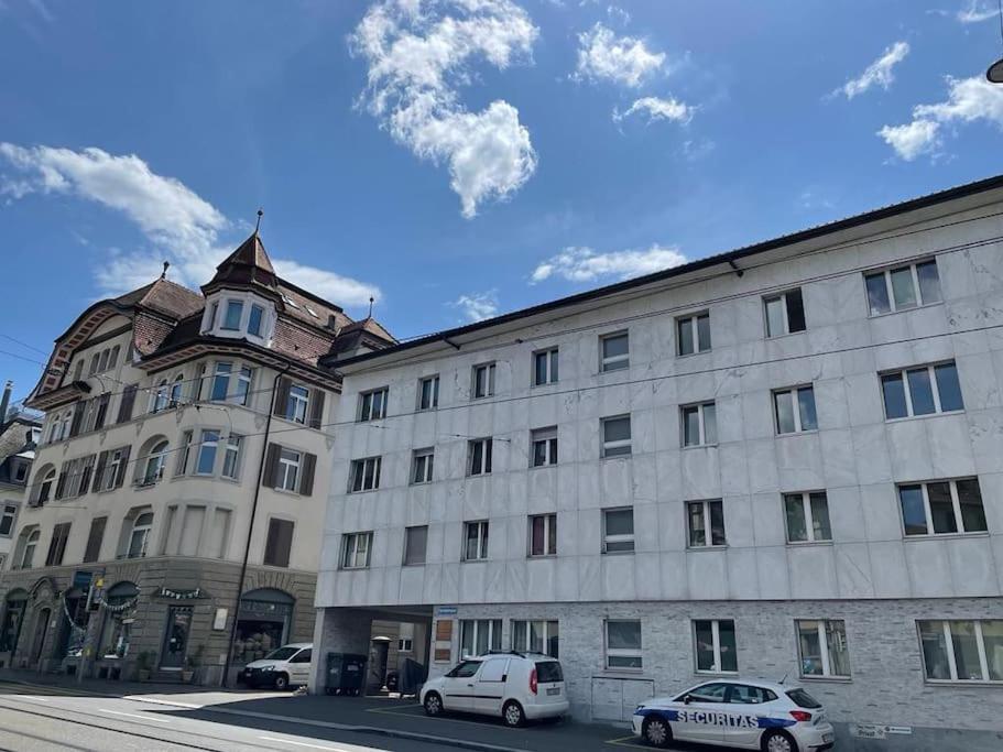 Cozy, Sunny, Center 1 Bedroom Flat Appartement *
